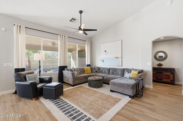 3271 E SANTA FE Lane, Gilbert, AZ 85297