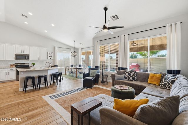 3271 E SANTA FE Lane, Gilbert, AZ 85297