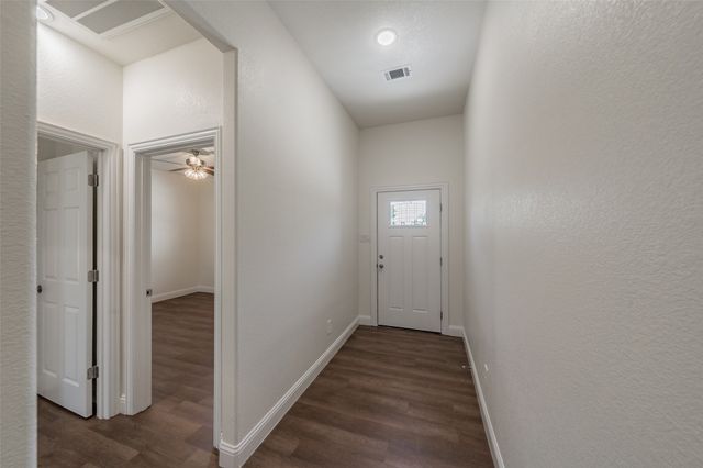 100 Round Hill Way, Runaway Bay, TX 76426
