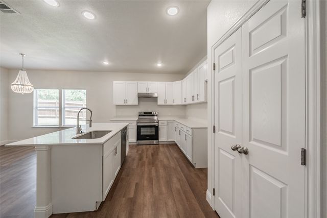 100 Round Hill Way, Runaway Bay, TX 76426