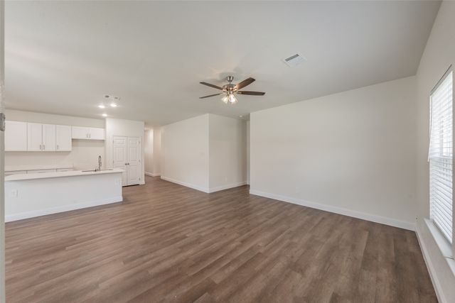 100 Round Hill Way, Runaway Bay, TX 76426