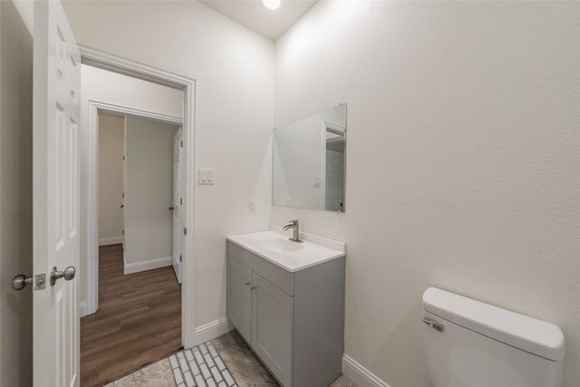 100 Round Hill Way, Runaway Bay, TX 76426