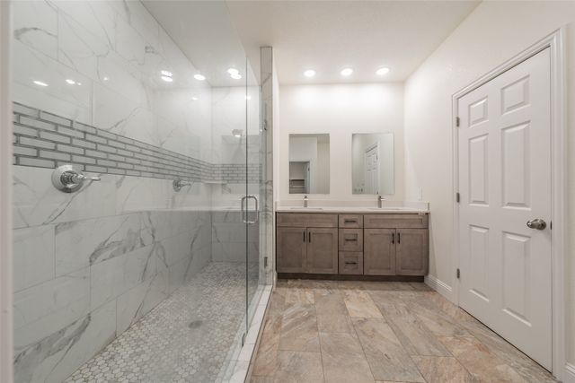 100 Round Hill Way, Runaway Bay, TX 76426