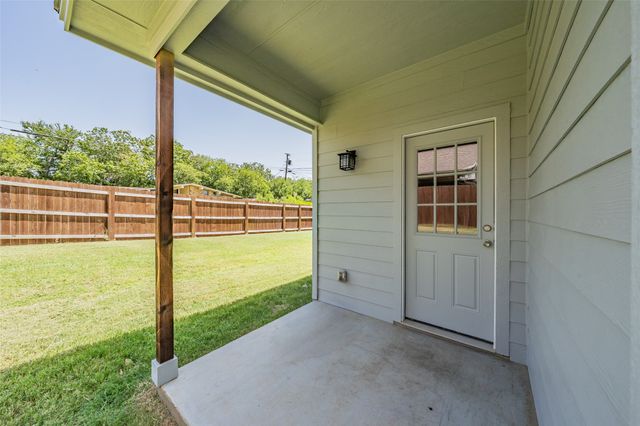 100 Round Hill Way, Runaway Bay, TX 76426