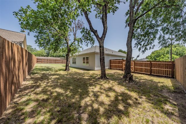 100 Round Hill Way, Runaway Bay, TX 76426