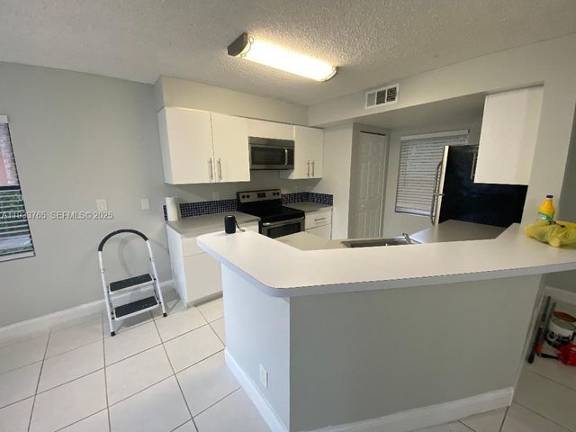 9999 Summerbreeze Dr 519, Sunrise, FL 33322