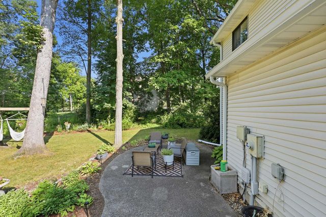3310 Oak Borough Run, Fort Wayne, IN 46804