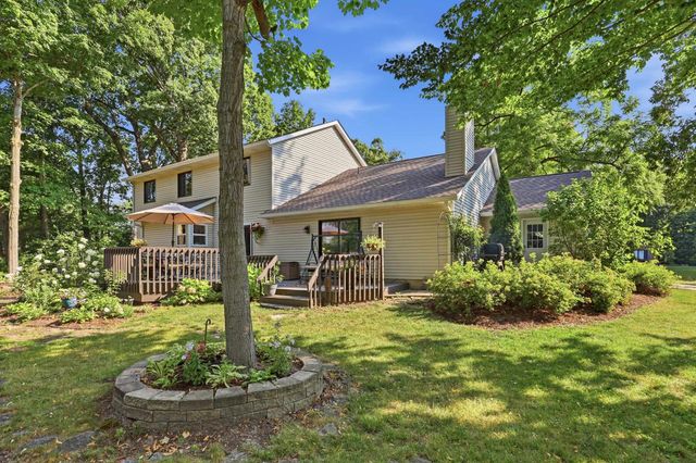 3310 Oak Borough Run, Fort Wayne, IN 46804