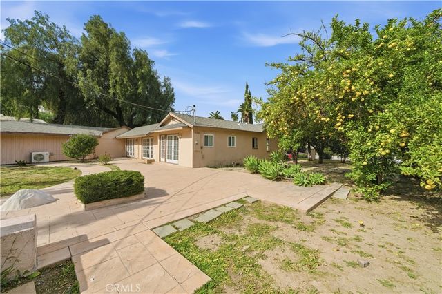 22054 Crespi Street, Woodland Hills, CA 91364