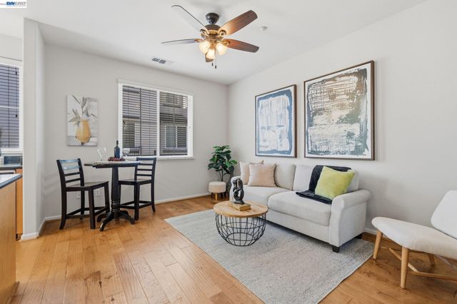 8830 Oliver Pl, Dublin, CA 94568