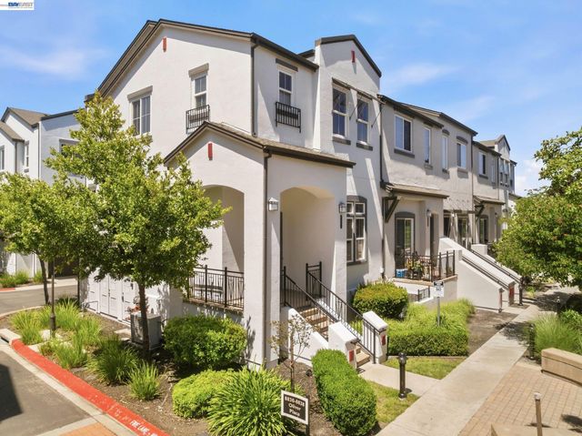 8830 Oliver Pl, Dublin, CA 94568