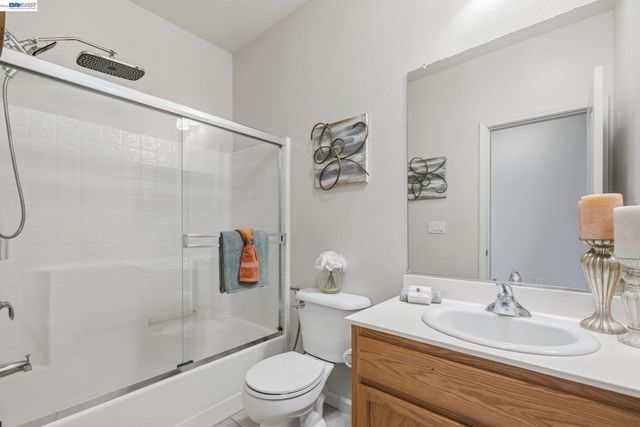 8830 Oliver Pl, Dublin, CA 94568