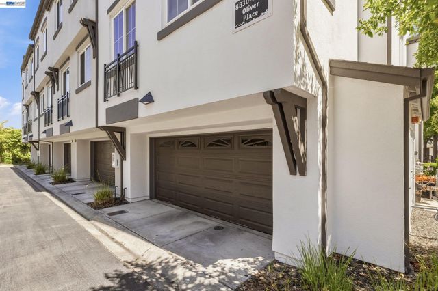 8830 Oliver Pl, Dublin, CA 94568