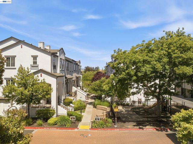 8830 Oliver Pl, Dublin, CA 94568