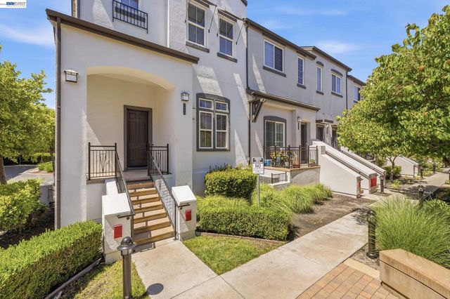 8830 Oliver Pl, Dublin, CA 94568