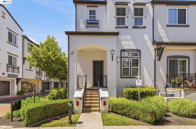 8830 Oliver Pl, Dublin, CA 94568