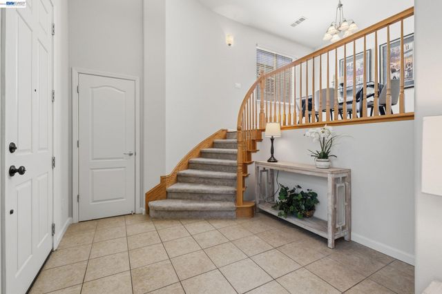 8830 Oliver Pl, Dublin, CA 94568