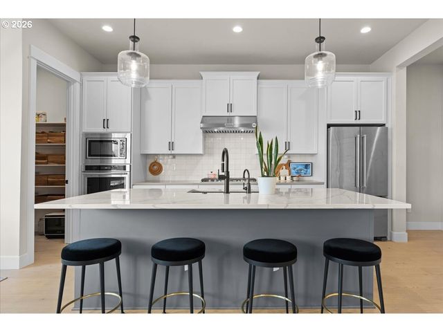 15651 Nw RIDGELINE St, Portland, OR 97229