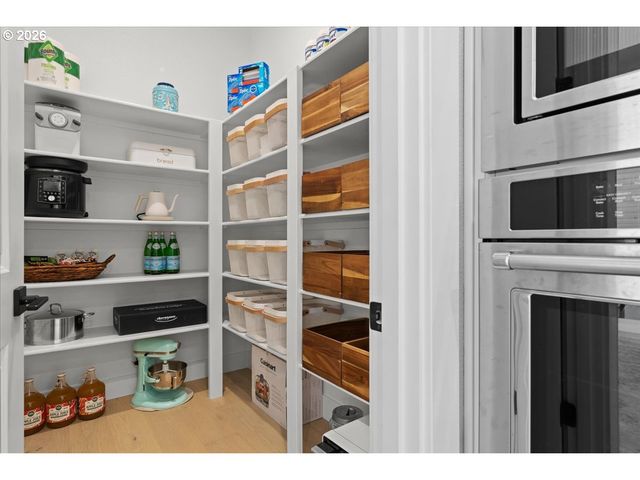 15651 Nw RIDGELINE St, Portland, OR 97229