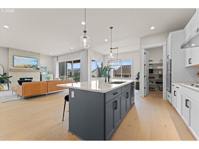 15651 Nw RIDGELINE St, Portland, OR 97229