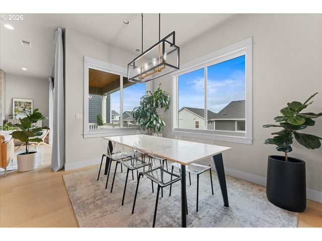 15651 Nw RIDGELINE St, Portland, OR 97229