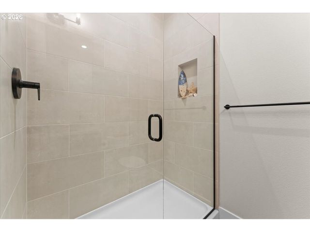 15651 Nw RIDGELINE St, Portland, OR 97229