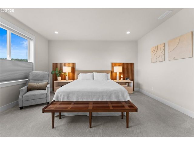 15651 Nw RIDGELINE St, Portland, OR 97229