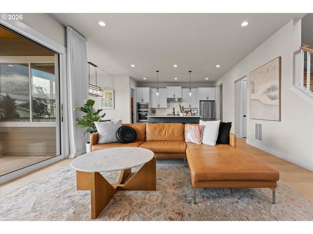 15651 Nw RIDGELINE St, Portland, OR 97229