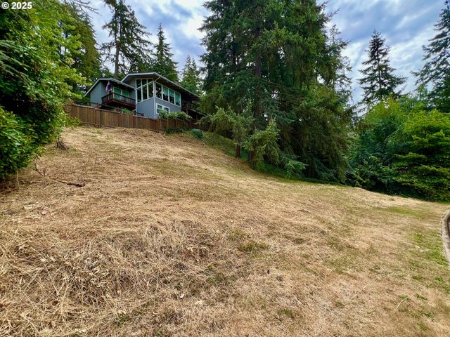 3046 Whitbeck Blvd, Eugene, OR 97405