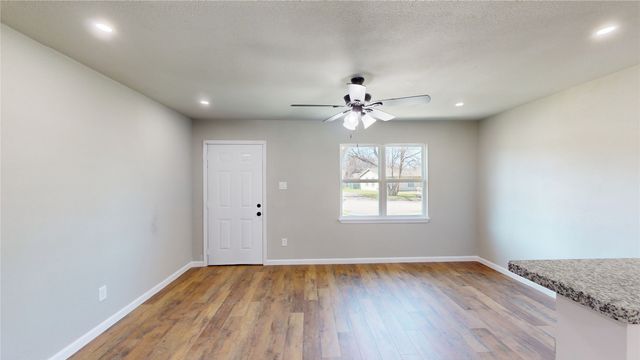 1012 Comal Avenue, White Settlement, TX 76108