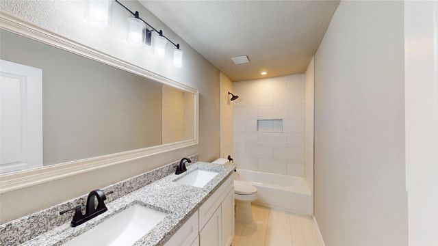 1012 Comal Avenue, White Settlement, TX 76108