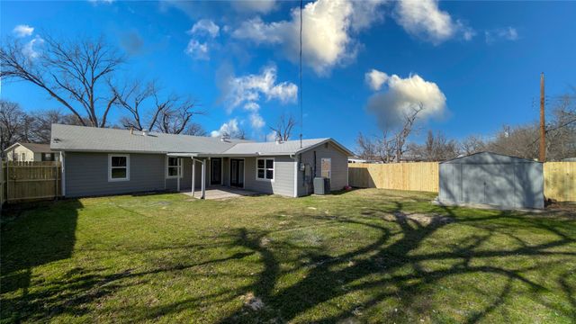 1012 Comal Avenue, White Settlement, TX 76108
