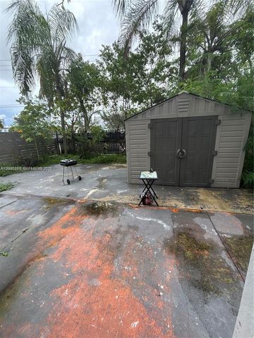 16450 NW 2nd Ave 109, Miami, FL 33169