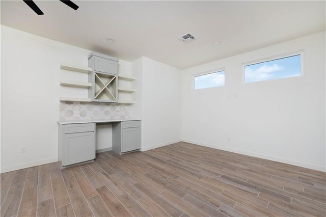 1402 Lois Chesney St, Corpus Christi, TX 78415