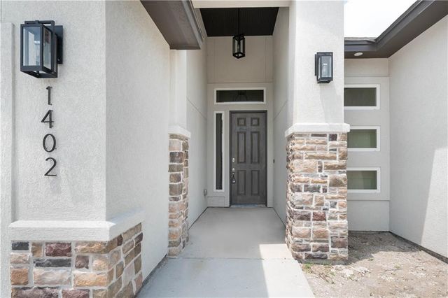 1402 Lois Chesney St, Corpus Christi, TX 78415