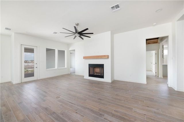 1402 Lois Chesney St, Corpus Christi, TX 78415