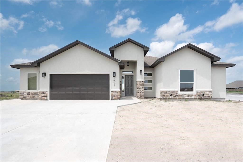 1402 Lois Chesney St, Corpus Christi, TX 78415