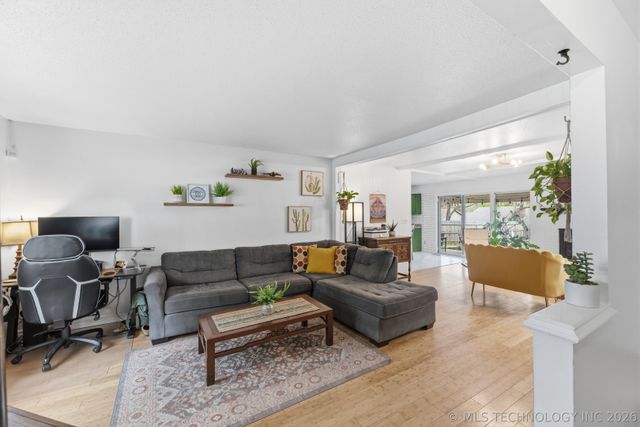 211 W 17th Street, Owasso, OK 74055