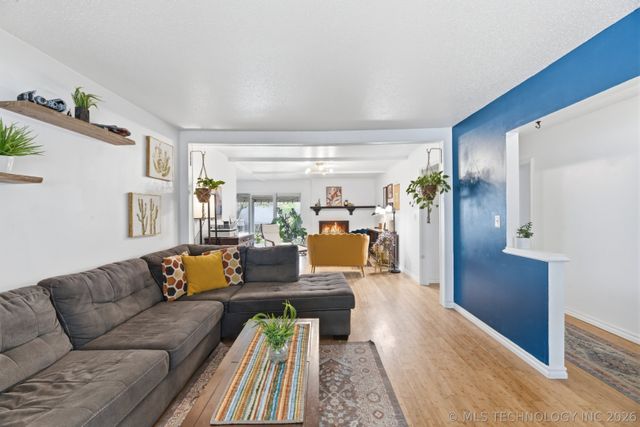 211 W 17th Street, Owasso, OK 74055