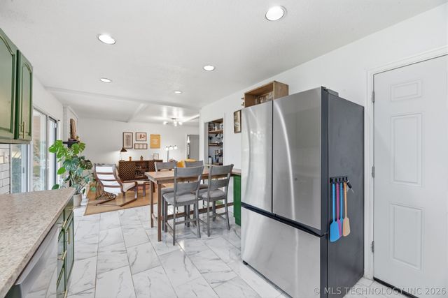 211 W 17th Street, Owasso, OK 74055