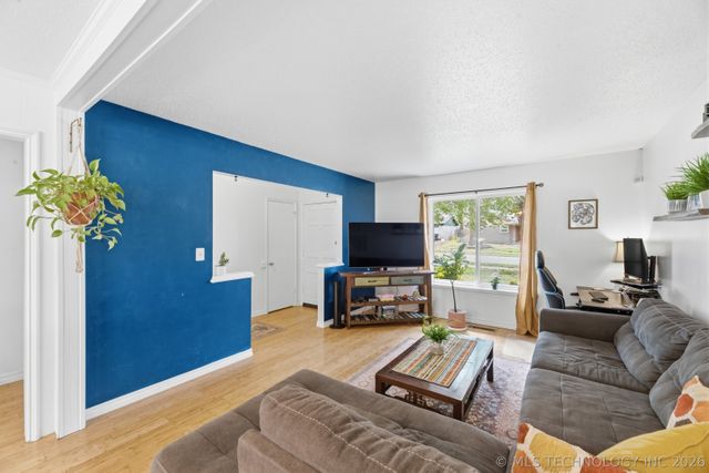 211 W 17th Street, Owasso, OK 74055