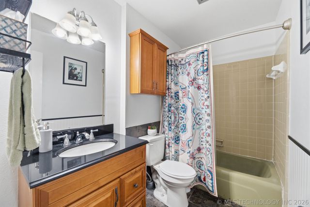 211 W 17th Street, Owasso, OK 74055