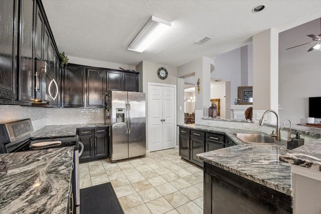 7522 Brighton Knolls Ln, Richmond, TX 77407