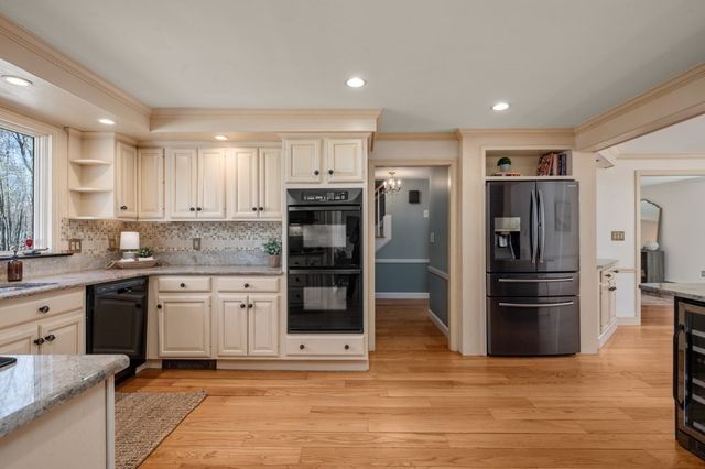 2 Cyr Circle, Andover, MA 01810