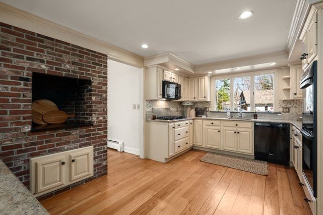 2 Cyr Circle, Andover, MA 01810