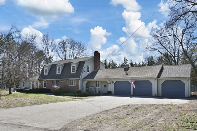 2 Cyr Circle, Andover, MA 01810