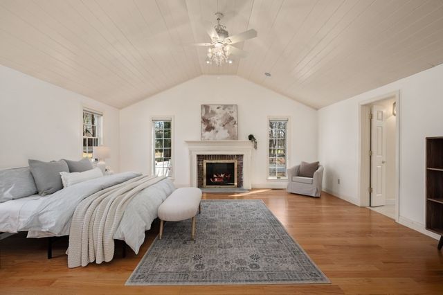 2 Cyr Circle, Andover, MA 01810