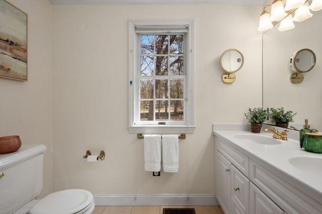 2 Cyr Circle, Andover, MA 01810