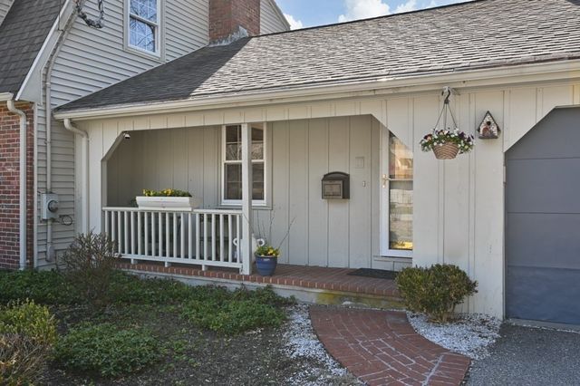 2 Cyr Circle, Andover, MA 01810