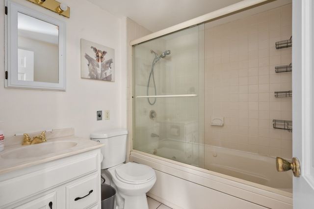 2 Cyr Circle, Andover, MA 01810